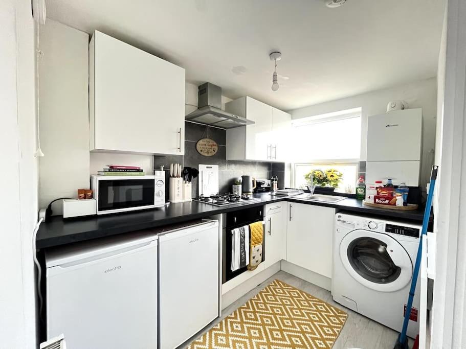 Central Winchester Serviced Apartments Екстериор снимка