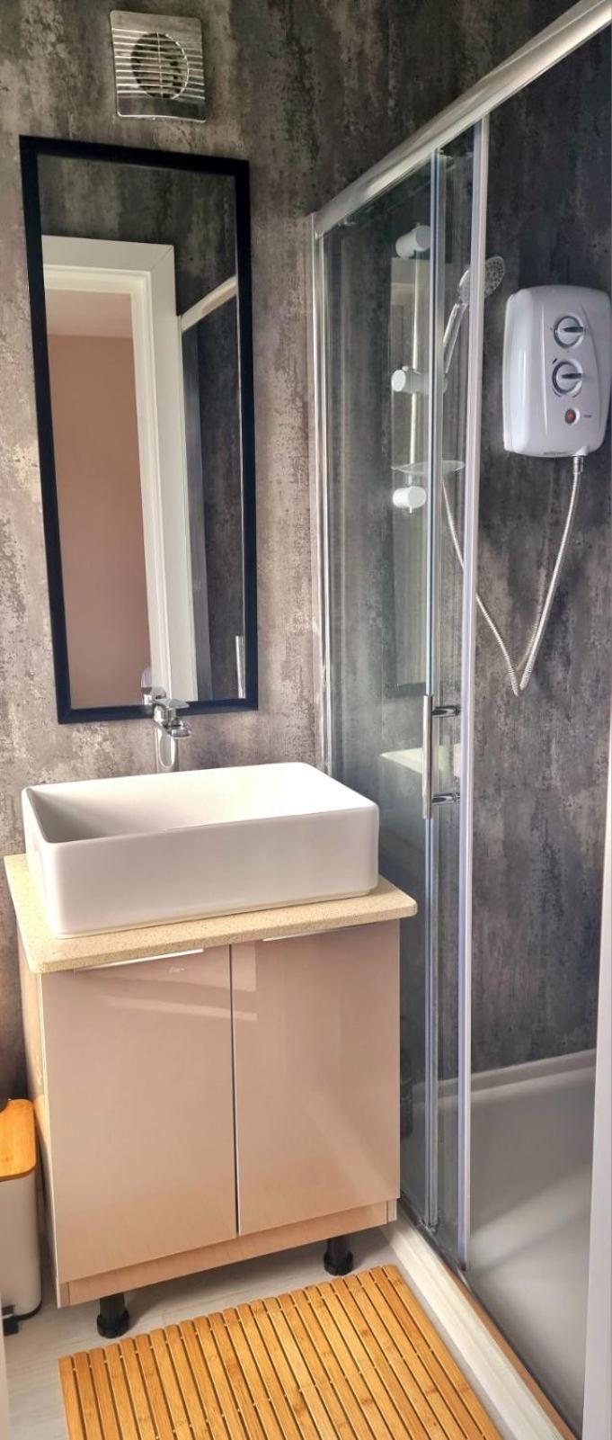 Central Winchester Serviced Apartments Екстериор снимка
